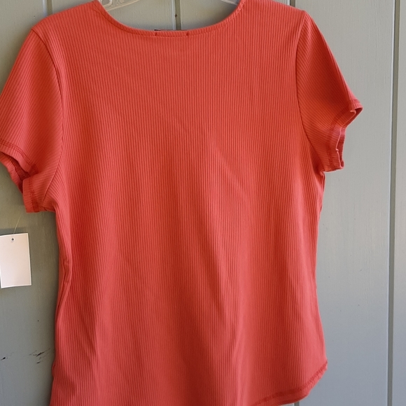 Women's top - Picture 2 of 3